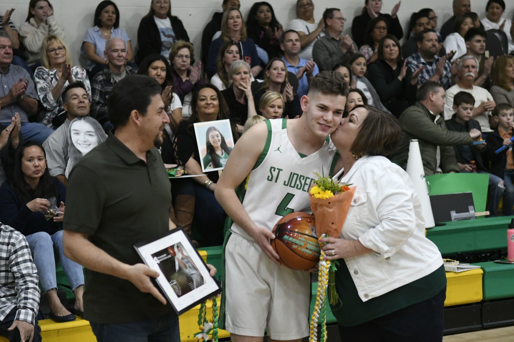 021120 SJ senior night 06.jpg